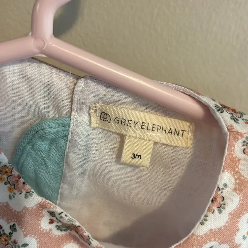 Grey elephant Floral Outfit with Ruffle Details size 3 months